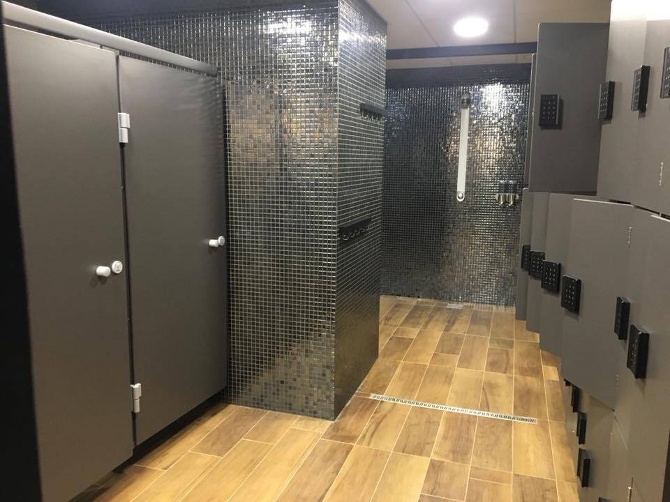 Équipements vestiaires centre Aquavélo Grasse